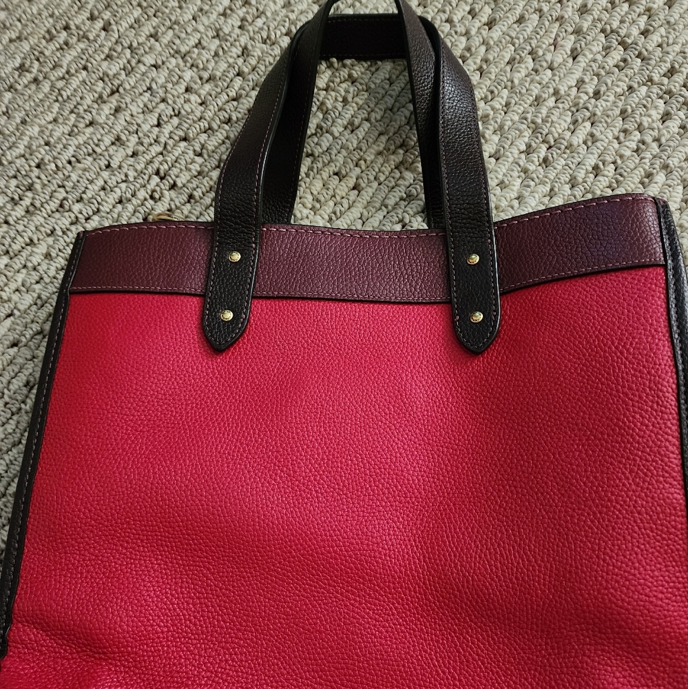Coach Field Tote in Colorblock 30 inch with Coach Badge - Picture 3 of 5
